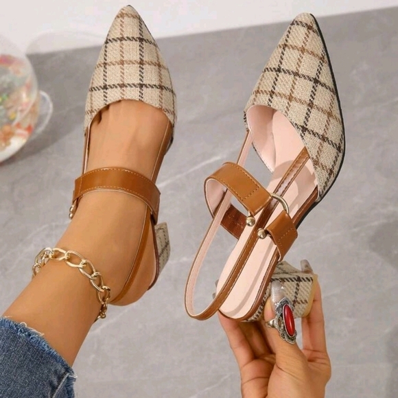 Fashionable Square Fabric Material Peep Toe Chunky Hign Heels Sandals - Picture 2 of 6